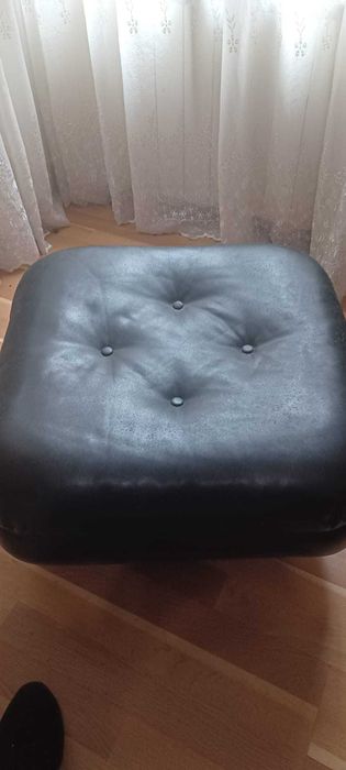 Холна гарнитура (диван, фотьойли, табуретки)