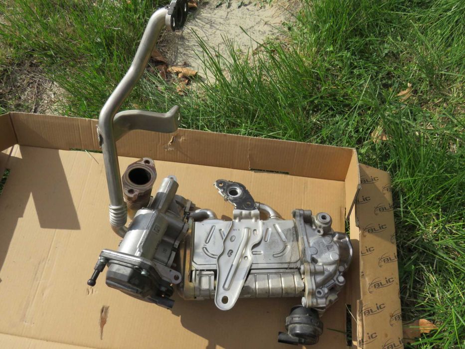 Водна помпа W222 W223 S400 S350 CDI 656