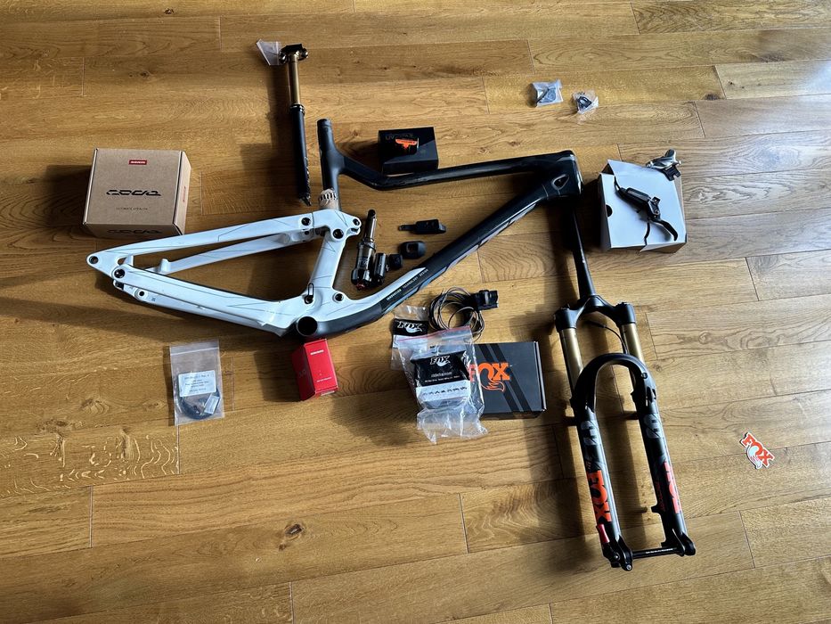 Scott Genius Tuned XL- cadrul, suspensia Fox Live Valve si frane Code