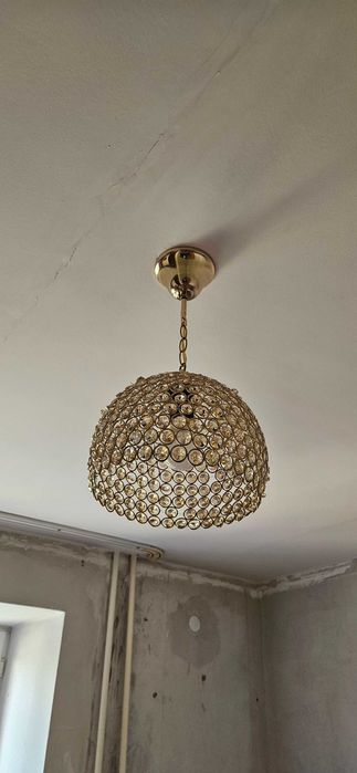 Продам люстру в спальню