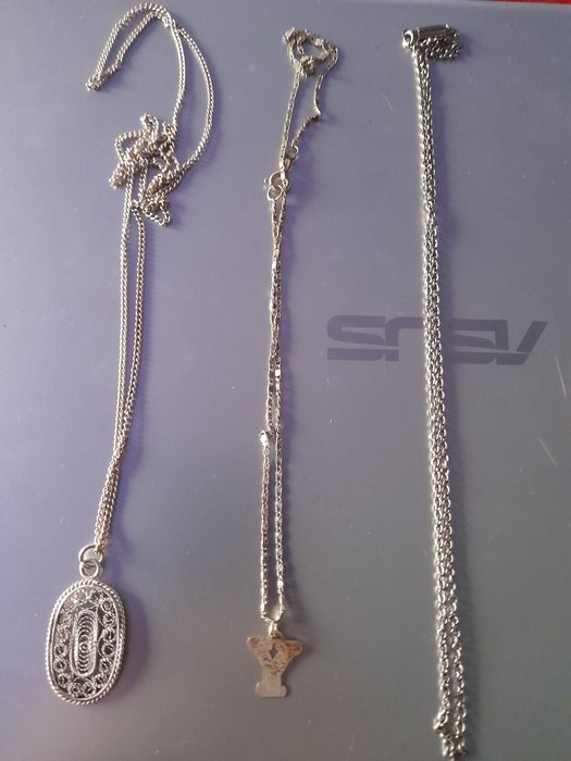 Сребърни колиета и гривна