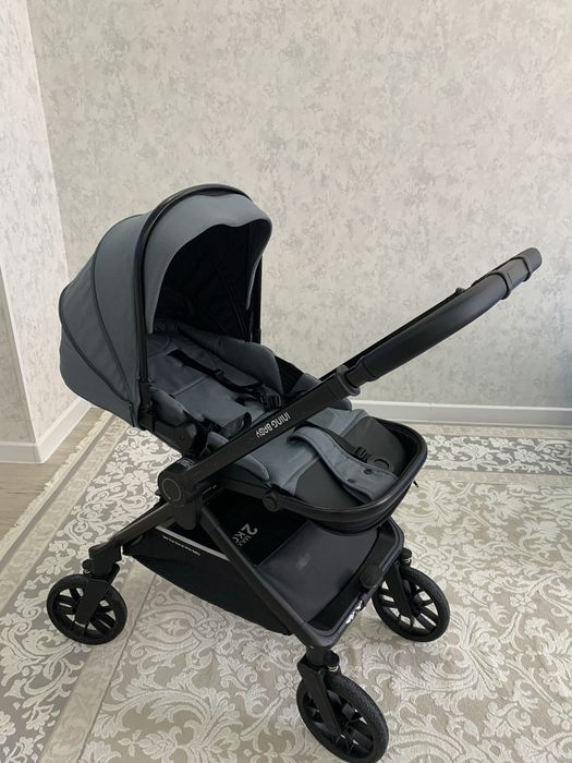 Детская коляска 3 в 1.