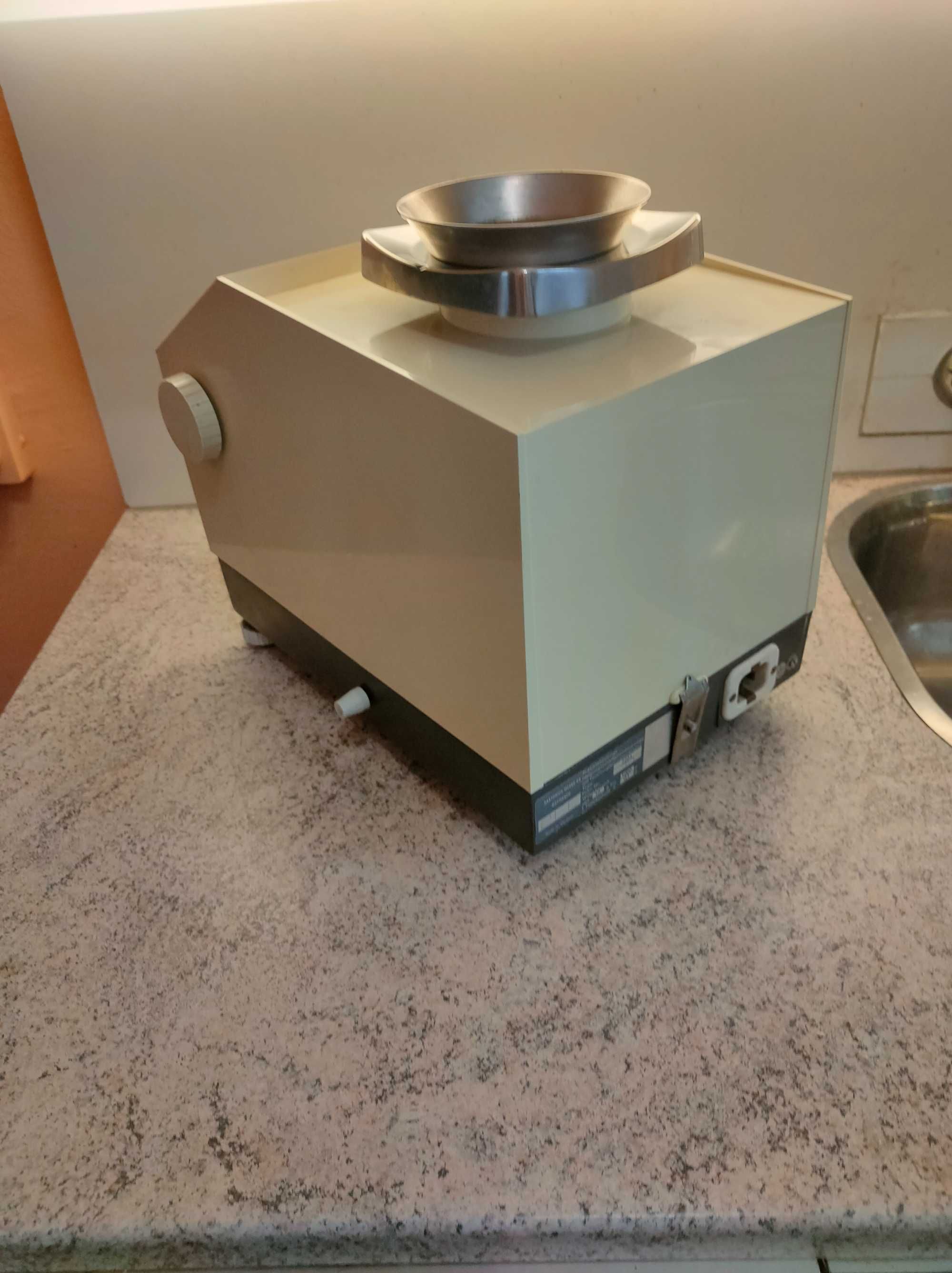 Професионални везни Sartorius 2204
