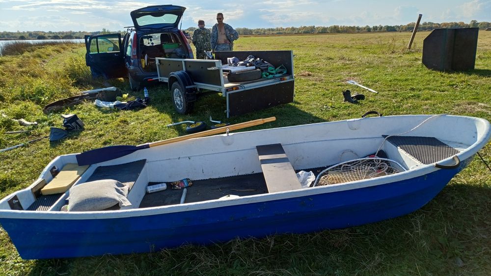 Лодка стеклопластиковая