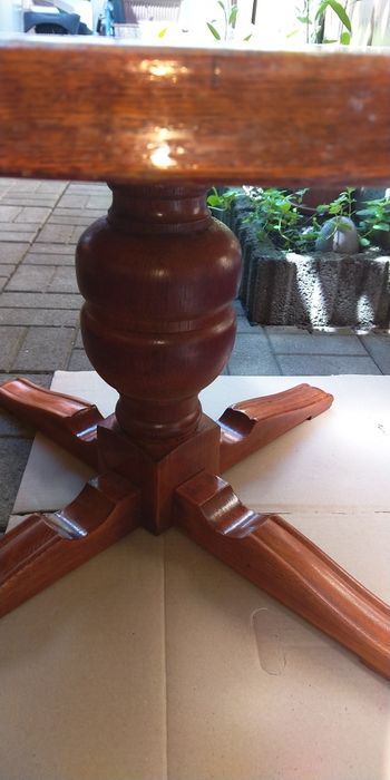 Vând masa lemn massiv