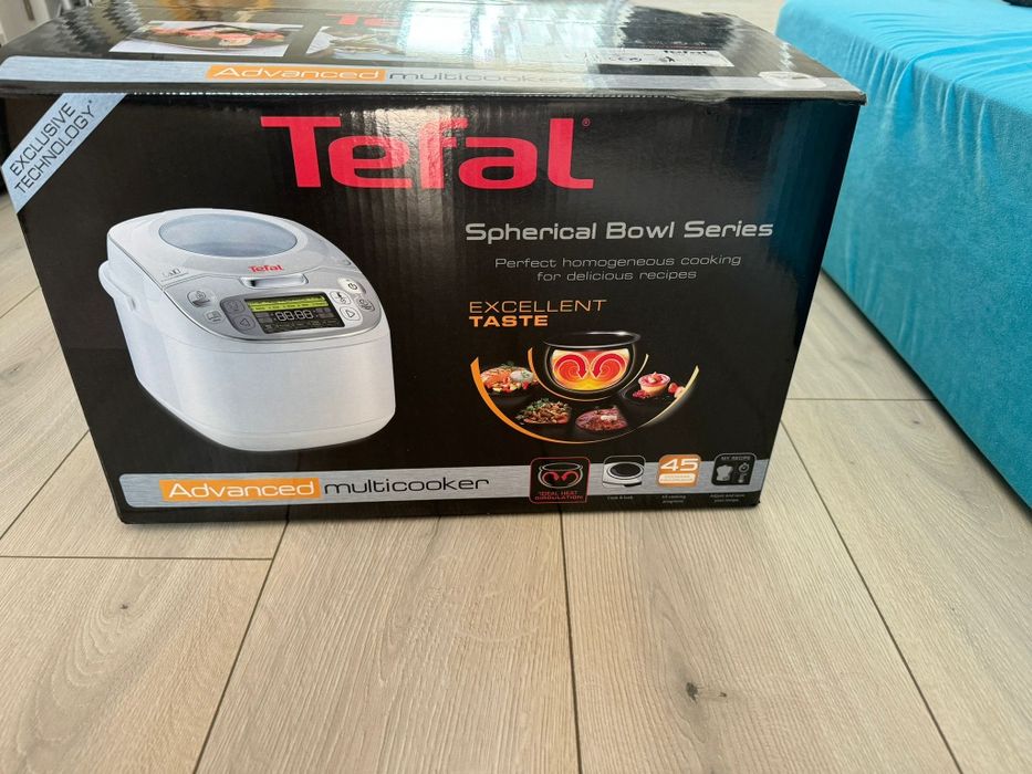 Vând Multicooker Tefal