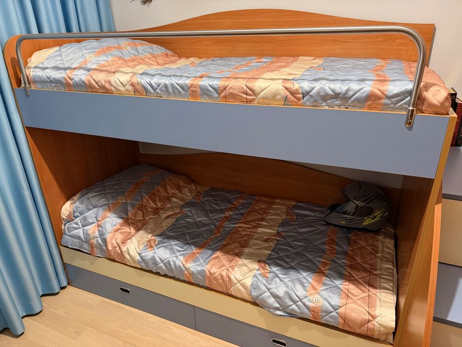 Детска спалня( мебел)