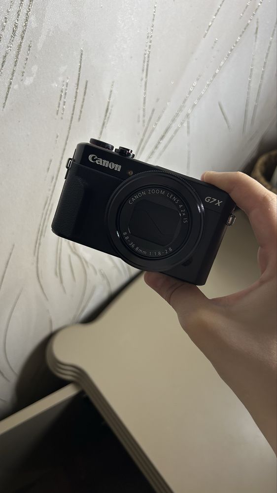 Canon G7X Mark II