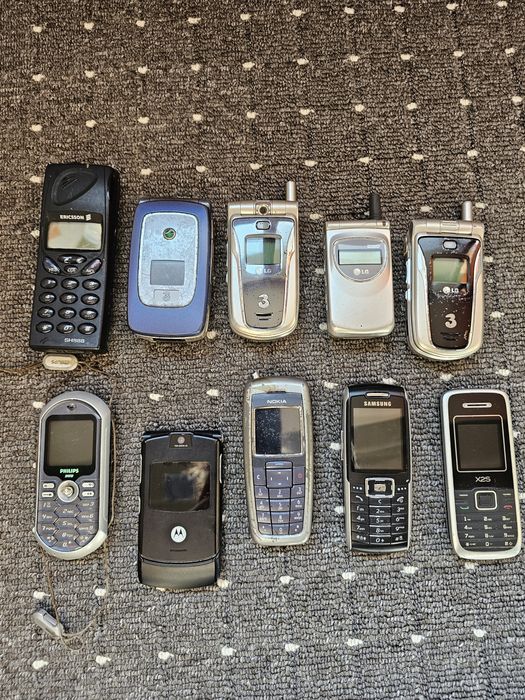 Lot 10 Telefoane Mobile Vintage/Retro (Nokia, Ericsson, LG, Samsung) –