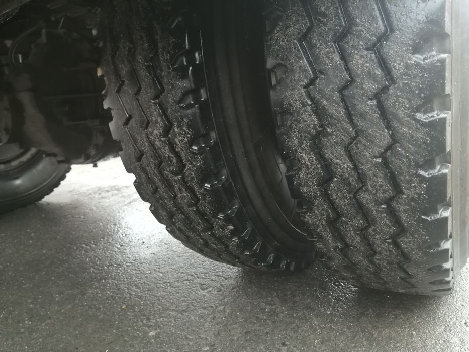 Продам шины 9.00 R20