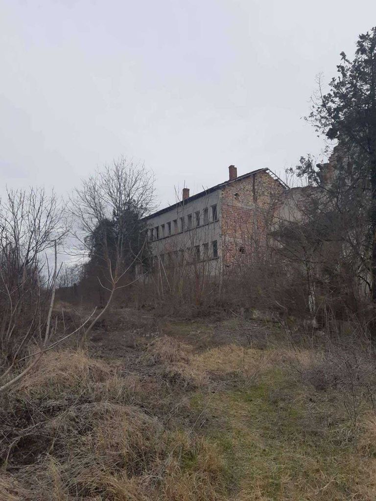 Продава се Промишлена сграда в с. Ореховица, Област Плевен - 280 кв.м за 100 €/кв.м - Снимка #9