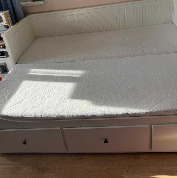 Pat extensibil divan IKEA 160/200 cu 3 sertare si 2 saltele 80/200