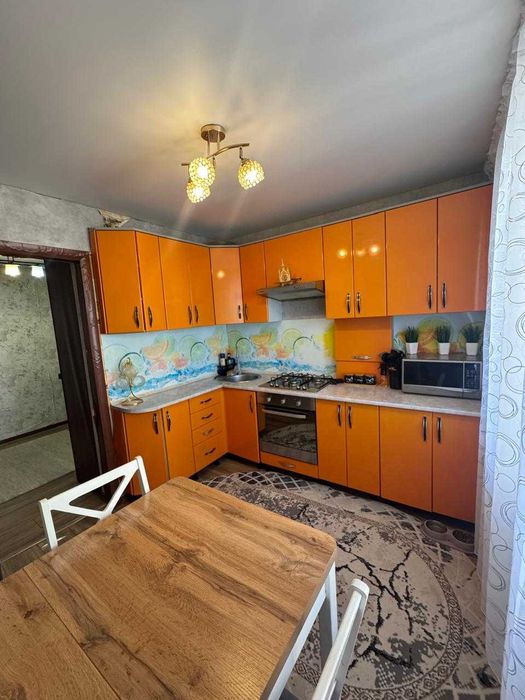 Продам трехкомнатную квартиру в районе ДСР ленинградка