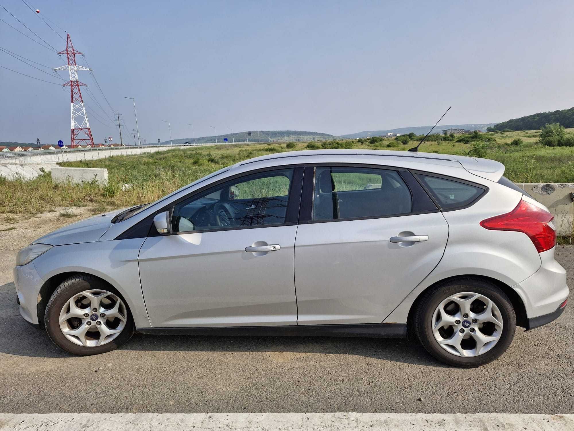 Vând Ford focus  2012