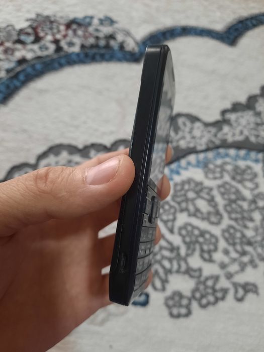 Nokia E52 sotladi