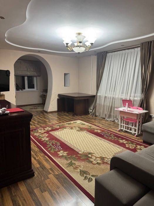 Продаётся СПОЧНО 3х кв. Яккасарайский р-н, 70м2. Ул. Бабура, ТЦ Некст.