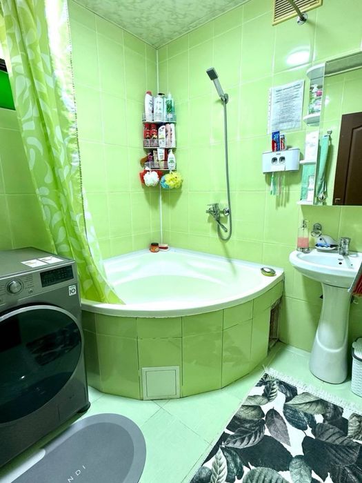 Kvartira sotiladi, uy sotiladi, 5 xona. Продается 5 комнатная квартира