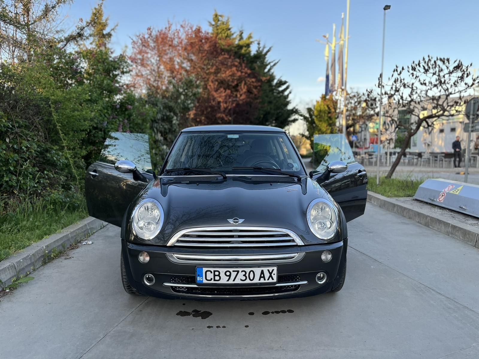 Продавам Mini Cooper