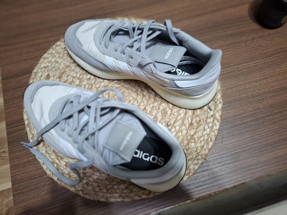 Страхотни мъжки маратонки в сиво-бежовата гама