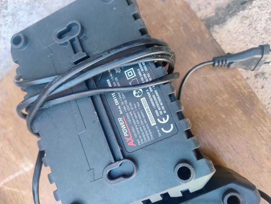 Încărcătoare acumulatori AX power