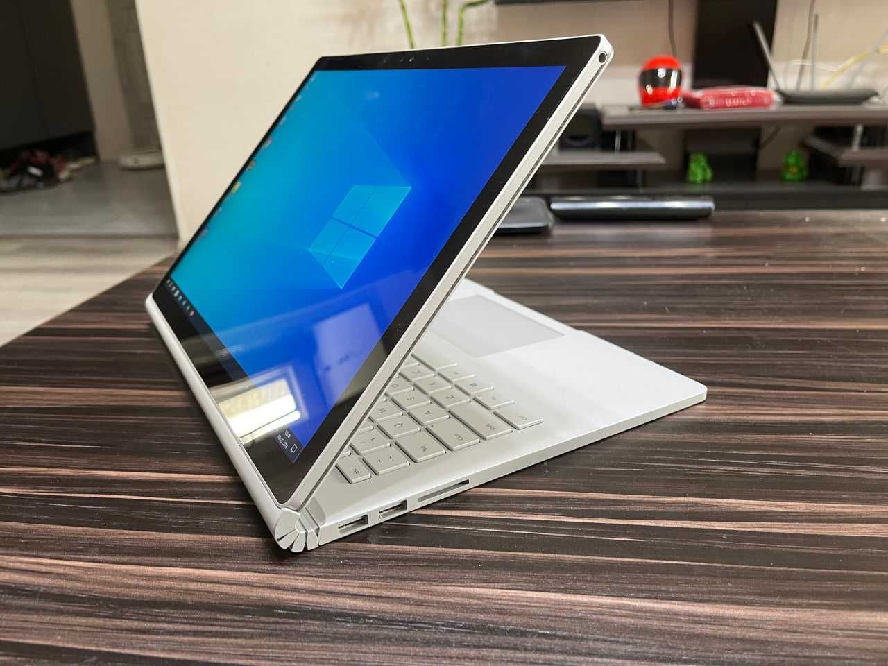 MICROSOFT SURFACE BooK CORE i5-6300U, 8гб, 256ssd