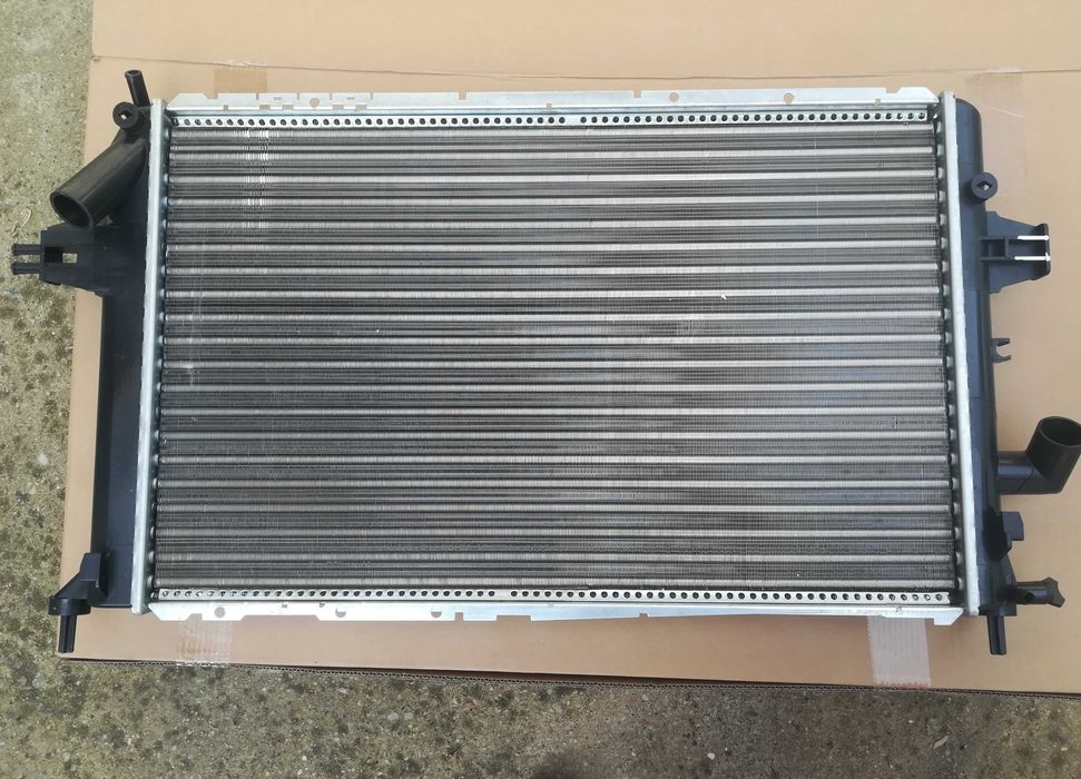 radiator Opel Astra G 17 D nou stut rupt 100 lei