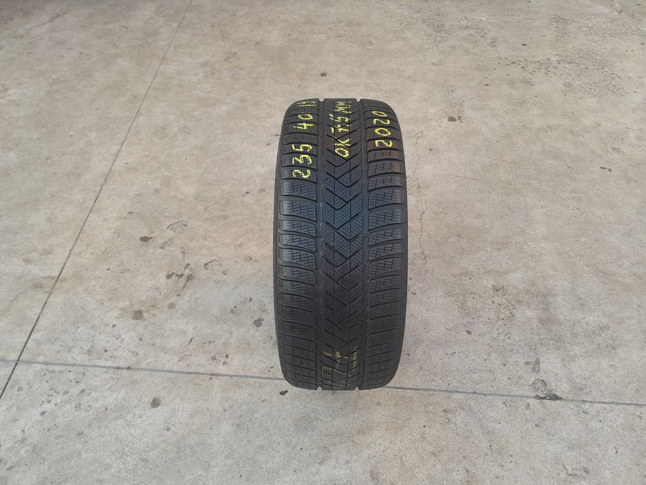 Anvelopa de iarna 235 40 19 pirelli sottozero 3 profil 7,5 mm 2020