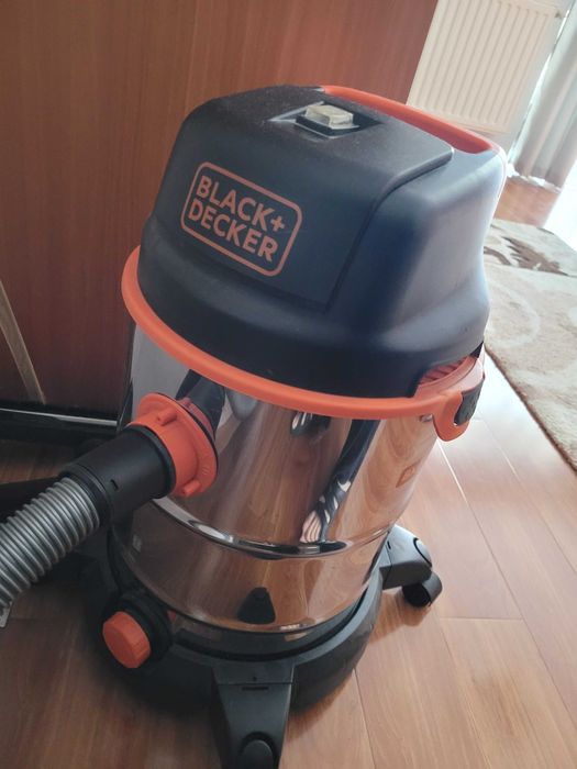 Aspirator Black and Decker umed uscat