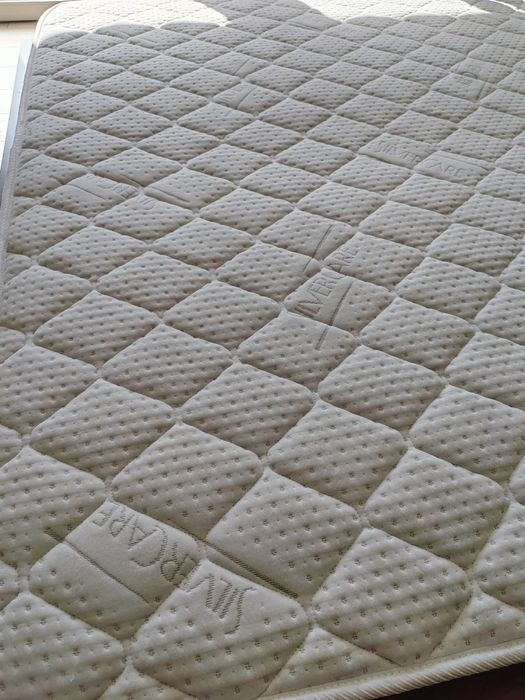 Легло с повдигащ механизъм и матрак 160/200