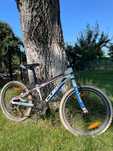 Bicicletă cube 200 copii și bicicletă adulți canyon