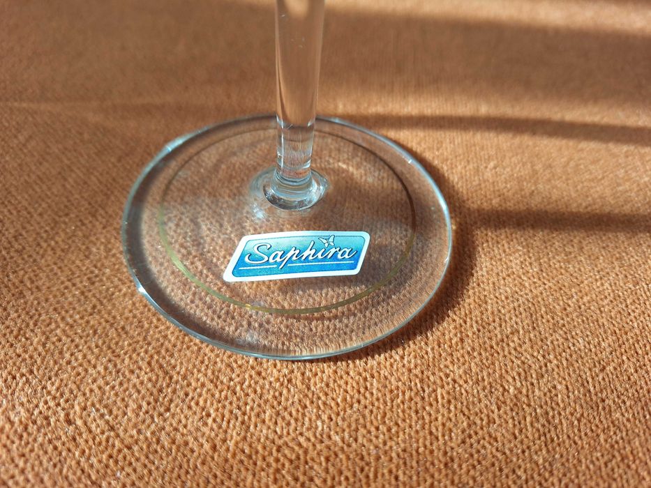 Pahare vechi pentru vin, model deosebit, buza + model aurit, buc = 5