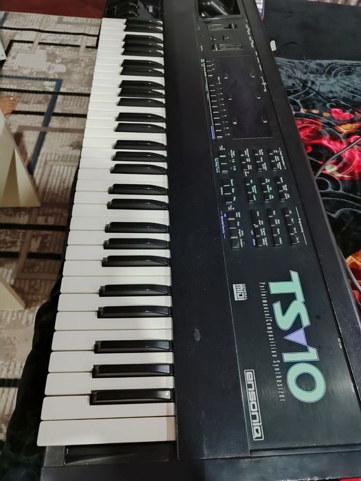 Ensoniq Ts 10 holati ideal