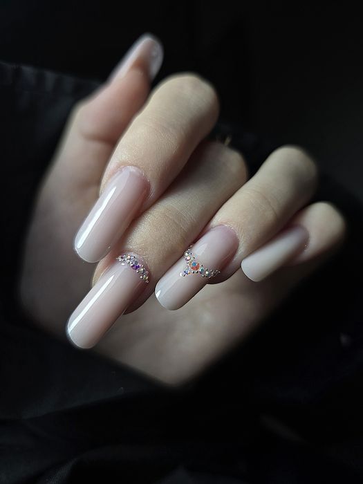 Unghii cu gel si oja semi