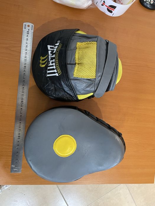 Боксови лапи изивти за бокс, карате и тн