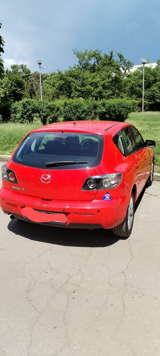 Автомобил Мазда 3