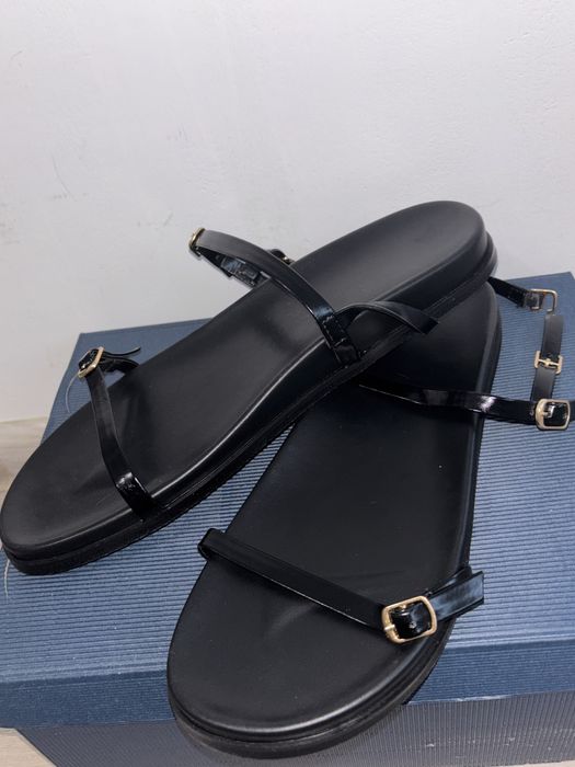 Летни обувки сандали