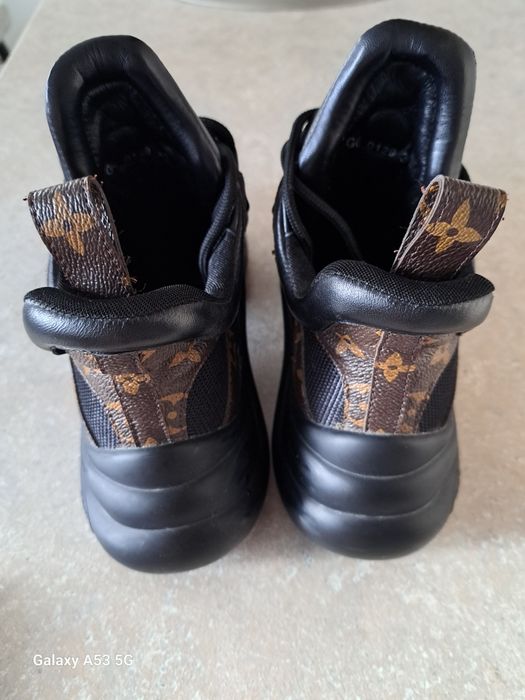 Adidasi dama LV nr 36 pret 110 lei