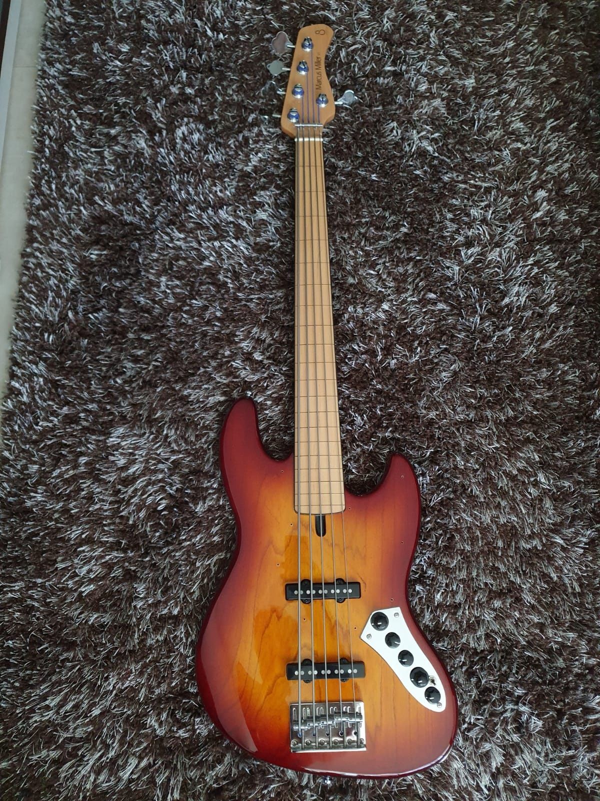 bass Sire marcus miller v7 vintage fretless