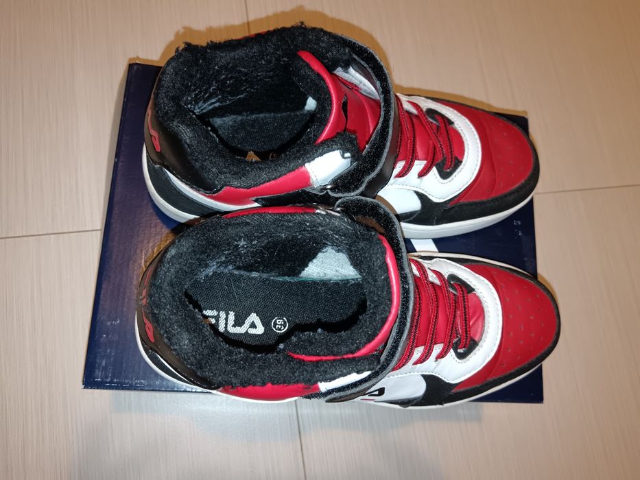 Есенно-зимни юношески сникърси Fila