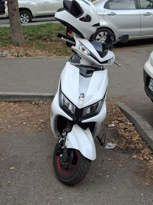 Продам мопед/скутер Li ya M8 новый