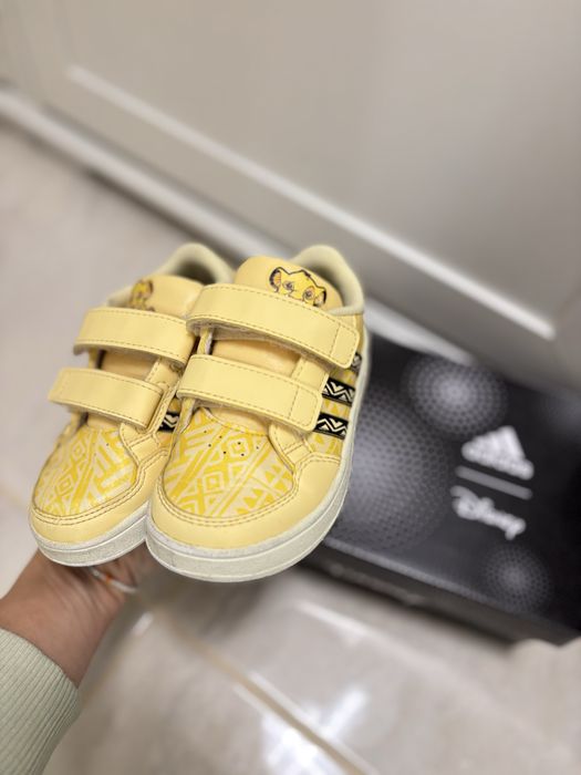 Маратонки Adidas Disney 25 размер