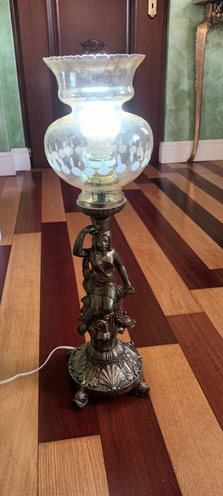 Veioza veche, funcțională