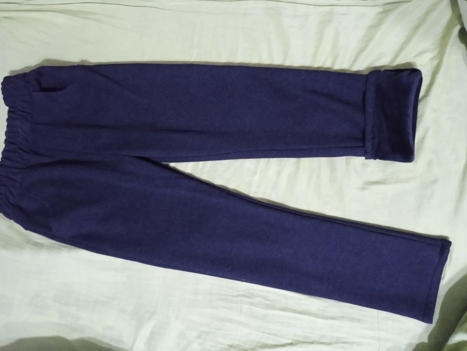 Продам брюки и трико на мальчика.