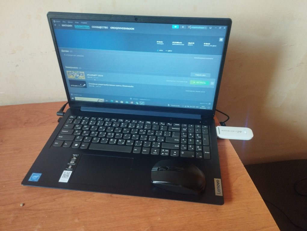 Lenovo ideapad 1i