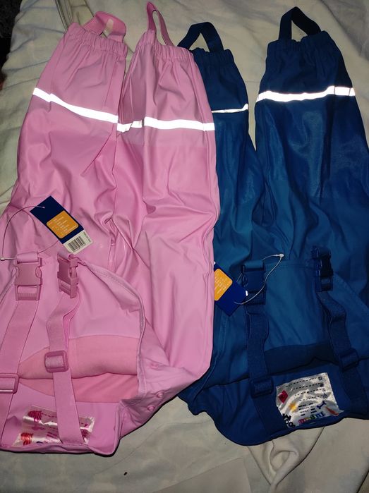 Geaca și pantaloni de ploaie !