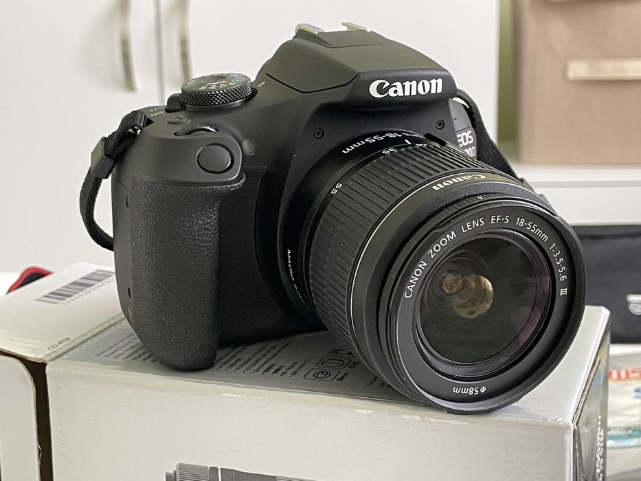 фотоапарат CANON EOS 2000D EF-S 18-55 III DC 24.1 MPx, WI-FI