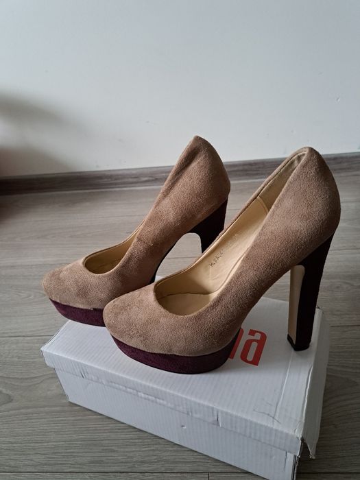 Pantofi cu toc maro deschis