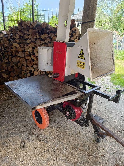 Tocator crengi cu masa detașabilă pentru spart butuci