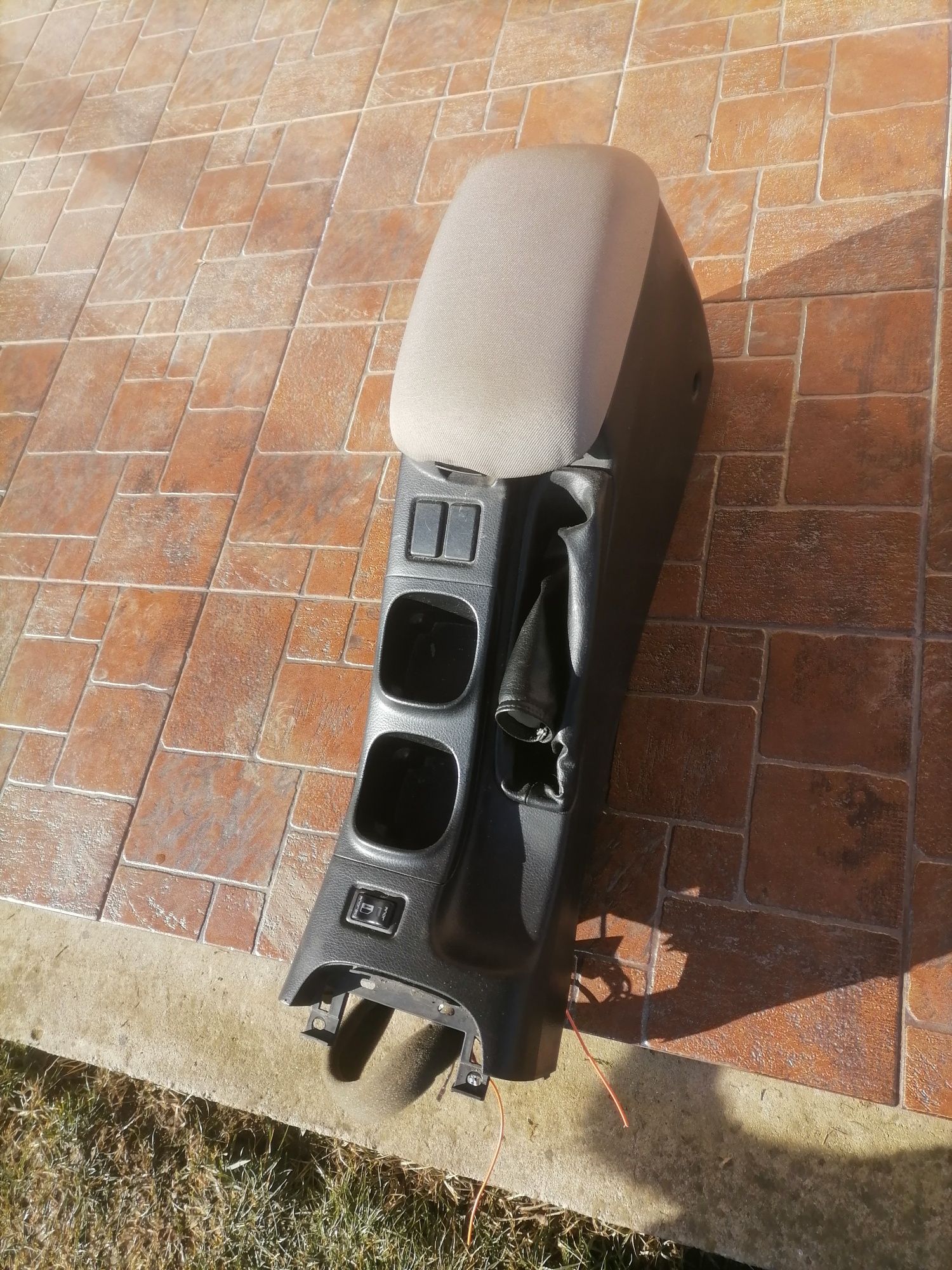 Aripa alternator compresor clapeta servo capac toba nissan primera p12