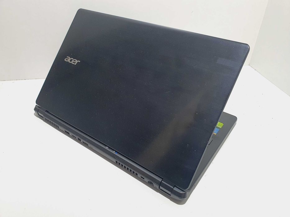 Laptop Acer V5-573G